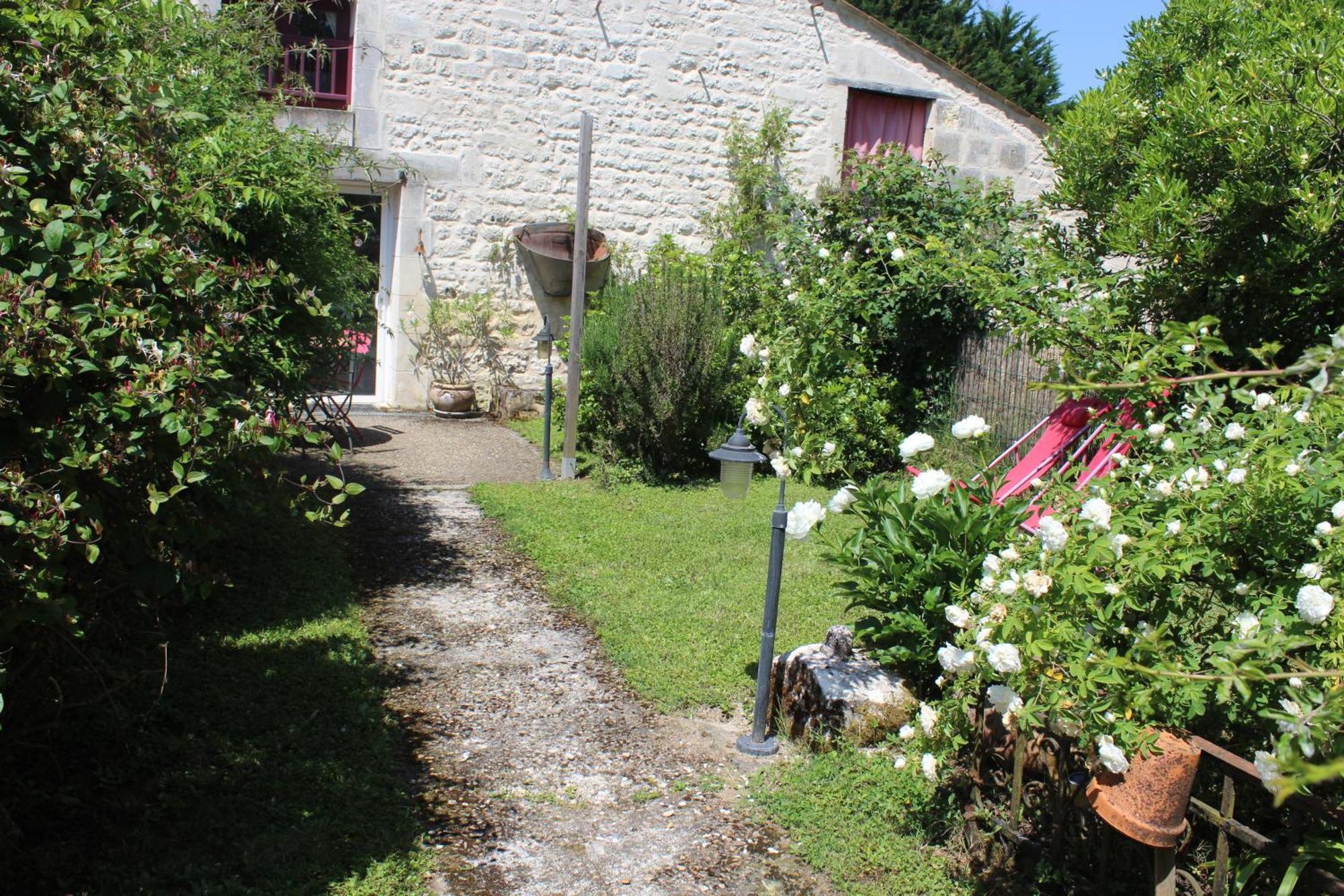 Les Gites Du Veau D'Or Ozillac Exterior foto