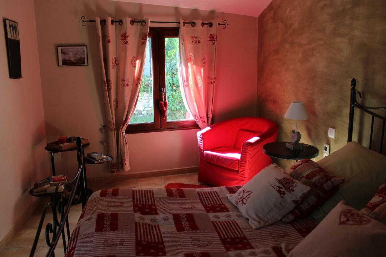 Les Gites Du Veau D'Or Ozillac Exterior foto